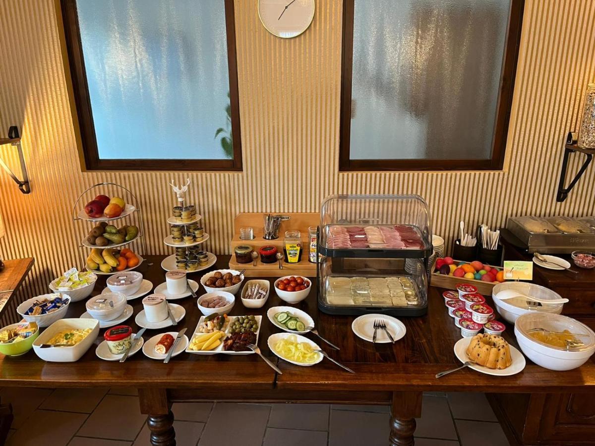 נאומבורג Hotel Garni Zum Rebstock מראה חיצוני תמונה