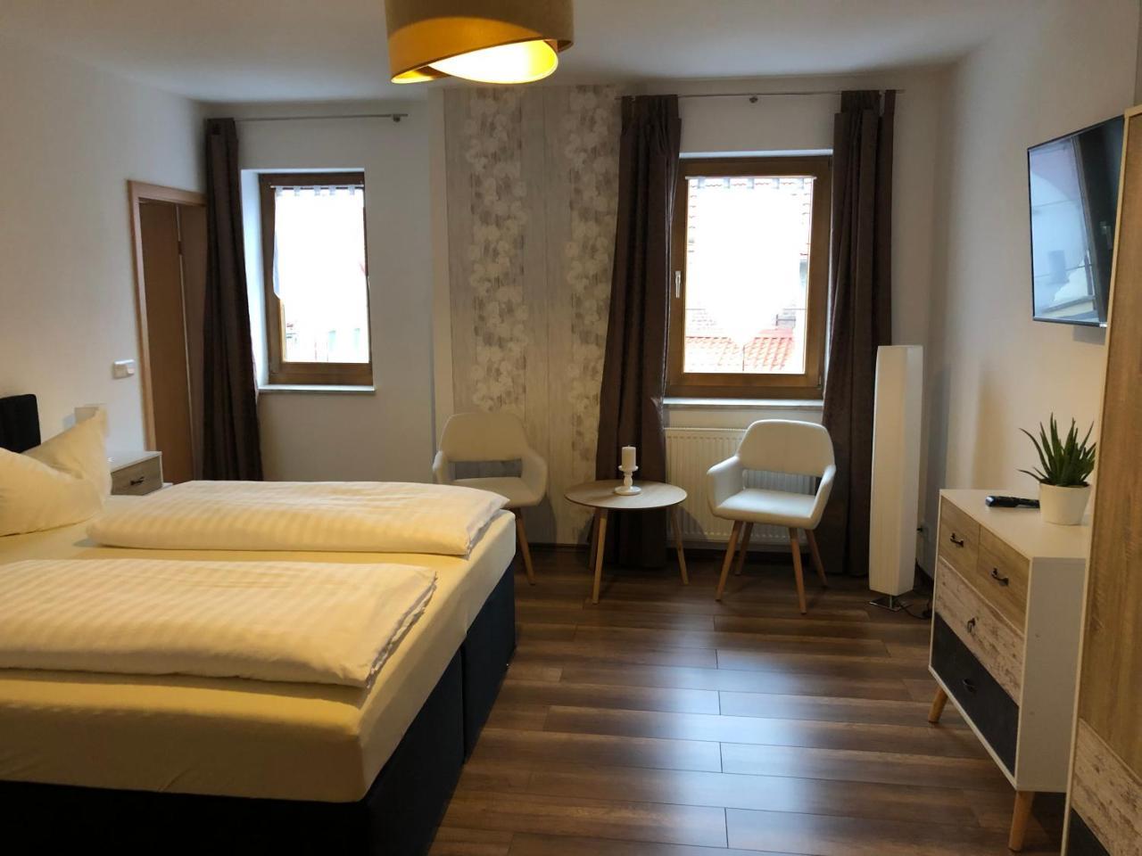 נאומבורג Hotel Garni Zum Rebstock מראה חיצוני תמונה
